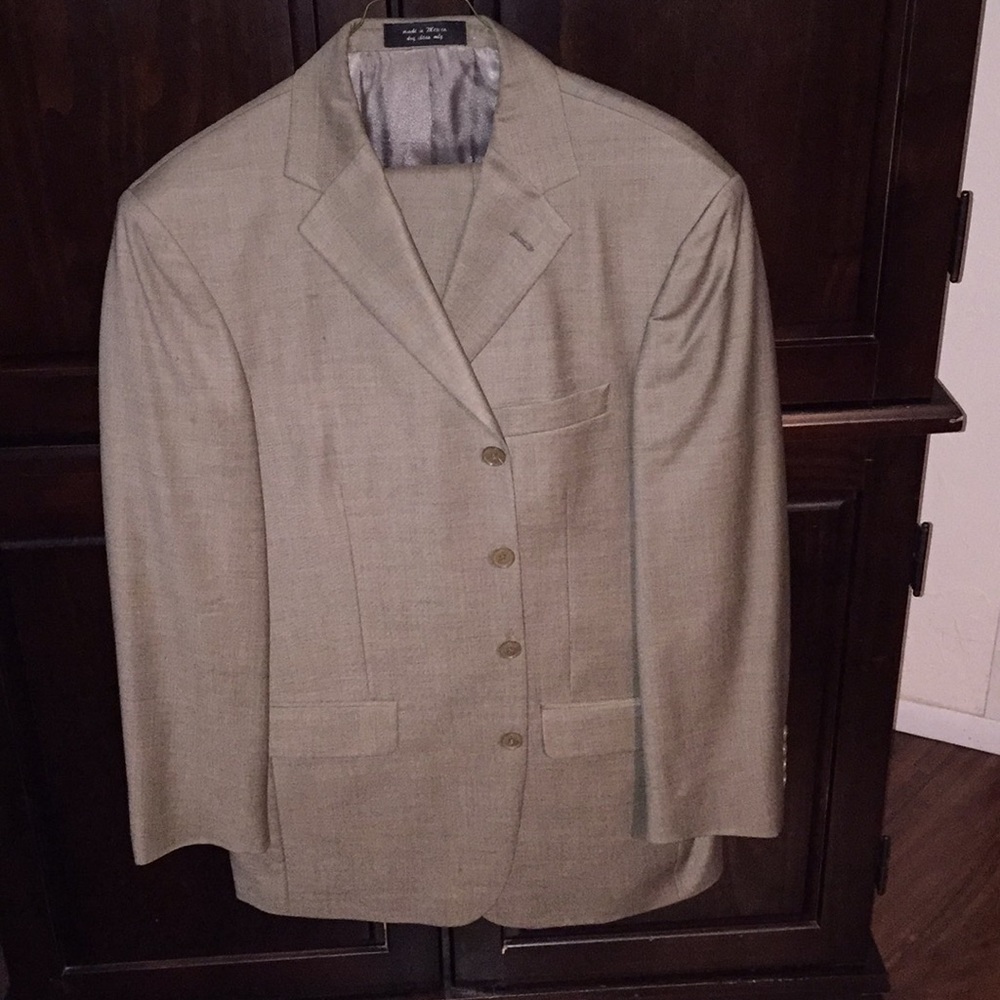 Men’s suit